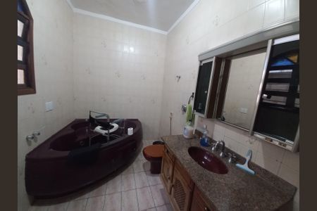 Casa para alugar com 350m², 3 quartos e 3 vagasBanheiro Social