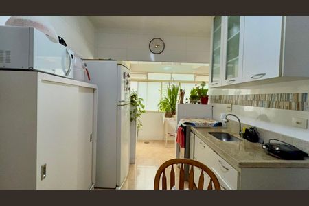 Apartamento à venda com 97m², 2 quartos e 2 vagasCozinha
