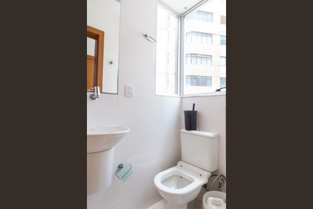 Apartamento à venda com 308m², 5 quartos e 4 vagasBanheiro de Serviço