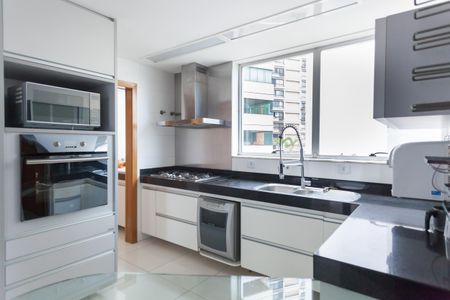 Apartamento à venda com 308m², 5 quartos e 4 vagasCozinha