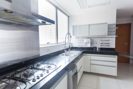 Apartamento à venda com 308m², 5 quartos e 4 vagasCozinha