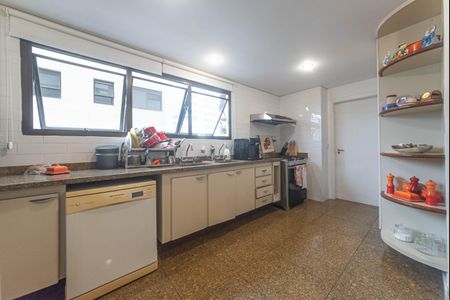 Apartamento à venda com 314m², 5 quartos e 4 vagas Apartamento à venda com 314m², 5 quartos e 4 vagasCozinha
