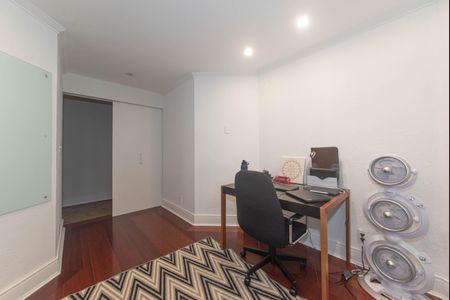 Apartamento à venda com 314m², 5 quartos e 4 vagas Apartamento à venda com 314m², 5 quartos e 4 vagasEscritorio