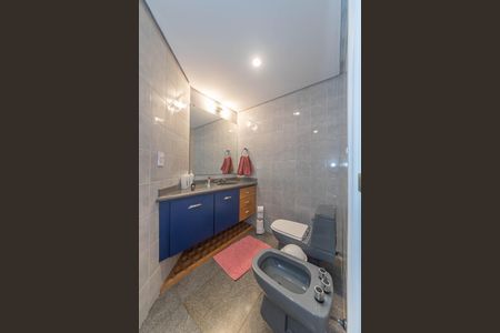 Apartamento à venda com 314m², 5 quartos e 4 vagas Apartamento à venda com 314m², 5 quartos e 4 vagasBanheiro da Suíte 2