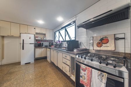 Apartamento à venda com 314m², 5 quartos e 4 vagas Apartamento à venda com 314m², 5 quartos e 4 vagasCozinha