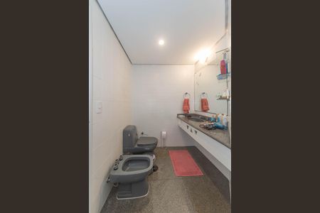 Apartamento à venda com 314m², 5 quartos e 4 vagas Apartamento à venda com 314m², 5 quartos e 4 vagasBanheiro da Suíte 4