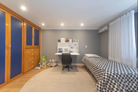 Apartamento à venda com 314m², 5 quartos e 4 vagas Apartamento à venda com 314m², 5 quartos e 4 vagasSuíte 2