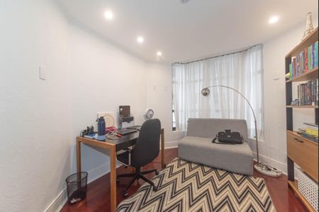 Apartamento à venda com 314m², 5 quartos e 4 vagas Apartamento à venda com 314m², 5 quartos e 4 vagasEscritorio