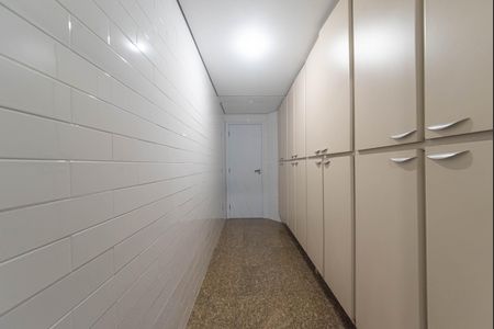 Apartamento à venda com 314m², 5 quartos e 4 vagas Apartamento à venda com 314m², 5 quartos e 4 vagasÁrea de Serviço