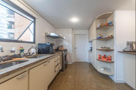 Apartamento à venda com 314m², 5 quartos e 4 vagas Apartamento à venda com 314m², 5 quartos e 4 vagasCozinha