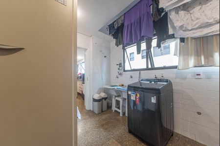 Apartamento à venda com 314m², 5 quartos e 4 vagas Apartamento à venda com 314m², 5 quartos e 4 vagasÁrea de Serviço