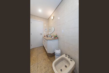 Apartamento à venda com 314m², 5 quartos e 4 vagas Apartamento à venda com 314m², 5 quartos e 4 vagasBanheiro da Suíte 3