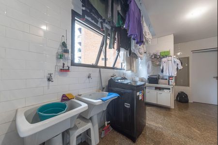 Apartamento à venda com 314m², 5 quartos e 4 vagas Apartamento à venda com 314m², 5 quartos e 4 vagasÁrea de Serviço