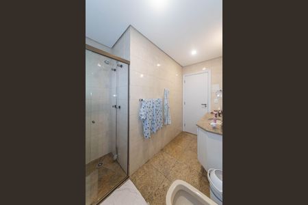 Apartamento à venda com 314m², 5 quartos e 4 vagas Apartamento à venda com 314m², 5 quartos e 4 vagasBanheiro da Suíte 3