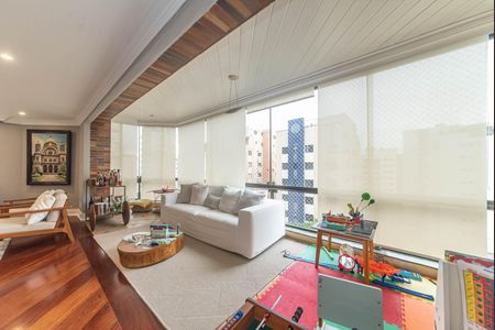 Apartamento à venda com 314m², 5 quartos e 4 vagas Apartamento à venda com 314m², 5 quartos e 4 vagasSala