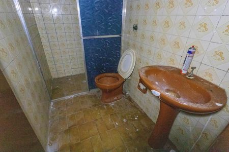 Banheiro  de casa para alugar com 1 quarto, 50m² em Canhema, Diadema