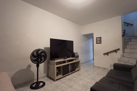 Casa à venda com 100m², 2 quartos e 2 vagasSala