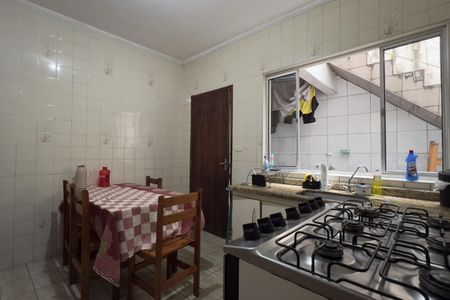Casa à venda com 100m², 2 quartos e 2 vagasCozinha