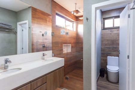 Casa de condomínio à venda com 252m², 4 quartos e 4 vagasBanheiro da Suíte 3