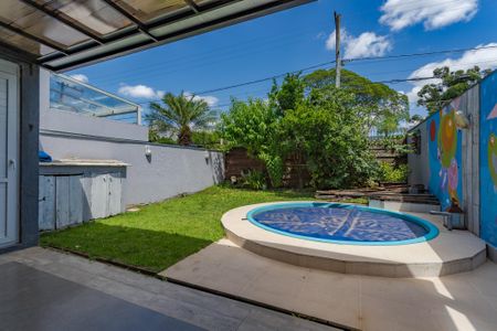 Casa de condomínio à venda com 138m², 3 quartos e 4 vagasQuintal