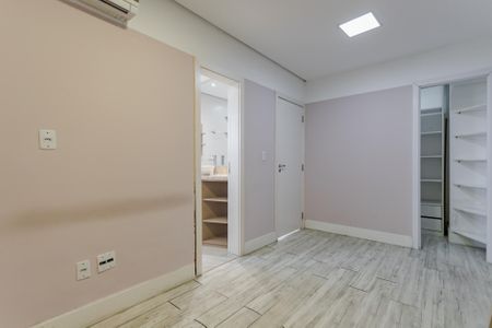 Casa de condomínio à venda com 138m², 3 quartos e 4 vagasSuíte