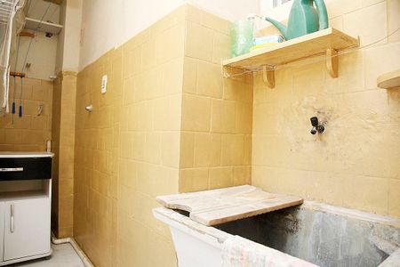 Apartamento à venda com 70m², 2 quartos e 1 vagaÁrea de Serviço