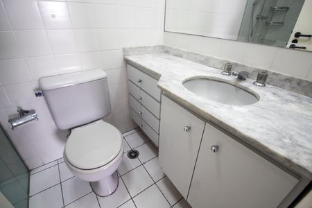 Apartamento à venda com 62m², 2 quartos e 2 vagasBanheiro Social