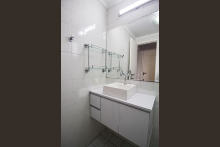 Apartamento à venda com 62m², 2 quartos e 2 vagasBanheiro da Suíte