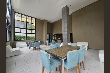 Apartamento para alugar com 65m², 2 quartos e 1 vaga Apartamento para alugar com 65m², 2 quartos e 1 vagaÁrea comum - Salão de festas