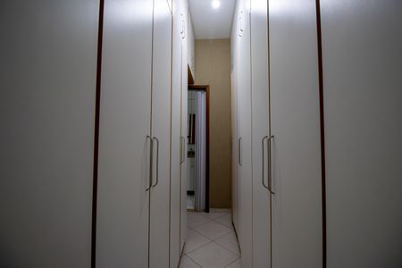 Casa à venda com 200m², 3 quartos e 3 vagas Casa à venda com 200m², 3 quartos e 3 vagasCloset da suíte 1