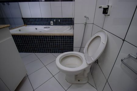 Casa à venda com 200m², 3 quartos e 3 vagas Casa à venda com 200m², 3 quartos e 3 vagasBanheiro da Suíte 1