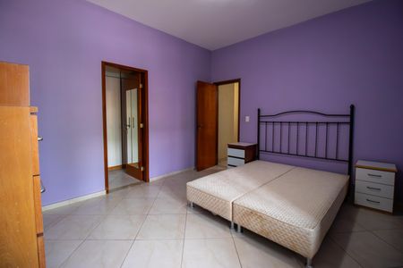 Casa à venda com 200m², 3 quartos e 3 vagas Casa à venda com 200m², 3 quartos e 3 vagasSuíte 1