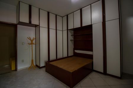 Casa à venda com 200m², 3 quartos e 3 vagas Casa à venda com 200m², 3 quartos e 3 vagasSuíte 3