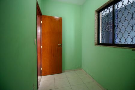 Casa à venda com 200m², 3 quartos e 3 vagas Casa à venda com 200m², 3 quartos e 3 vagasQuarto 1