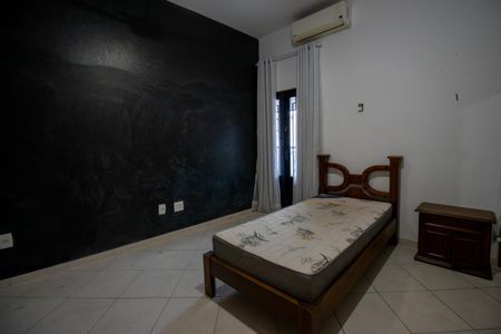 Casa à venda com 200m², 3 quartos e 3 vagas Casa à venda com 200m², 3 quartos e 3 vagasSuíte 2