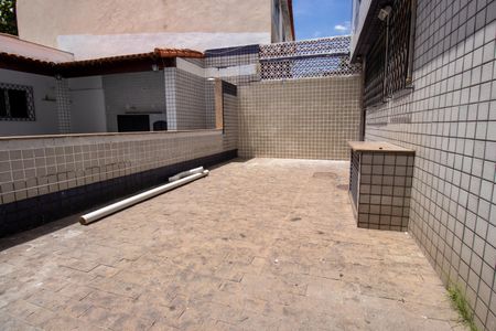 Casa à venda com 200m², 3 quartos e 3 vagas Casa à venda com 200m², 3 quartos e 3 vagasÁrea gourmet