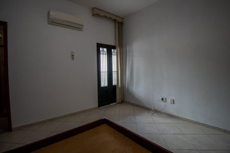 Casa à venda com 200m², 3 quartos e 3 vagas Casa à venda com 200m², 3 quartos e 3 vagasSuíte 3