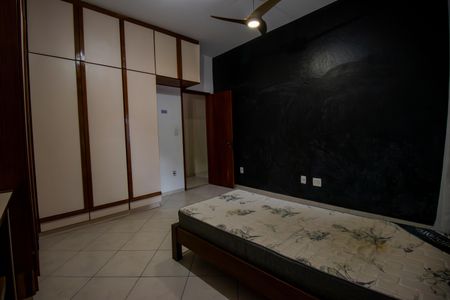 Casa à venda com 200m², 3 quartos e 3 vagas Casa à venda com 200m², 3 quartos e 3 vagasSuíte 2