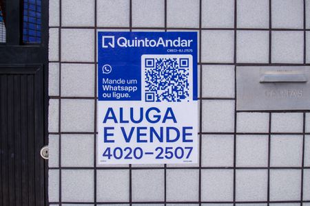 Casa à venda com 200m², 3 quartos e 3 vagas Casa à venda com 200m², 3 quartos e 3 vagasPlaca