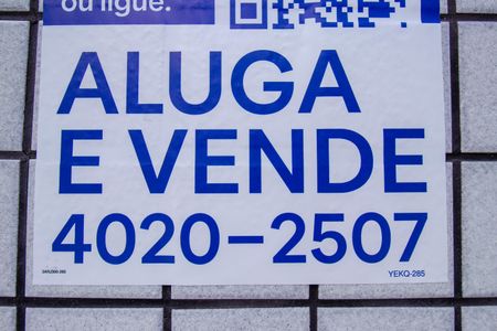 Casa à venda com 200m², 3 quartos e 3 vagas Casa à venda com 200m², 3 quartos e 3 vagasPlaca