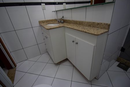 Casa à venda com 200m², 3 quartos e 3 vagas Casa à venda com 200m², 3 quartos e 3 vagasBanheiro da Suíte 1