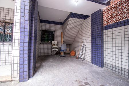 Casa à venda com 200m², 3 quartos e 3 vagas Casa à venda com 200m², 3 quartos e 3 vagasGaragem