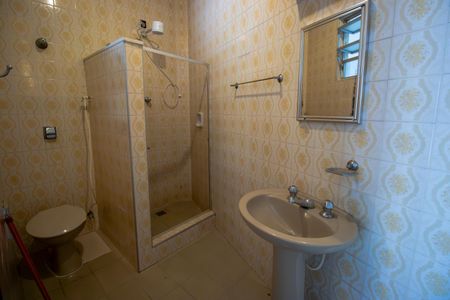 Casa à venda com 200m², 3 quartos e 3 vagas Casa à venda com 200m², 3 quartos e 3 vagasBanheiro de serviço