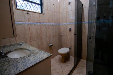 Casa à venda com 200m², 3 quartos e 3 vagas Casa à venda com 200m², 3 quartos e 3 vagasBanheiro da Suíte 2