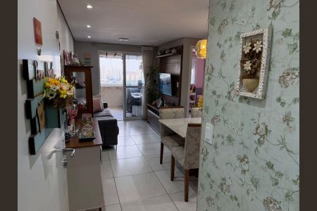 Sala de apartamento à venda com 2 quartos, 52m² em Vila Scarpelli, Santo André