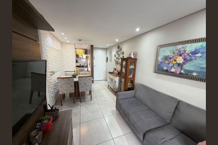 Sala de apartamento à venda com 2 quartos, 52m² em Vila Scarpelli, Santo André