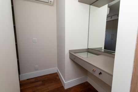Apartamento para alugar com 100m², 2 quartos e 2 vagasCloset da Suite 2