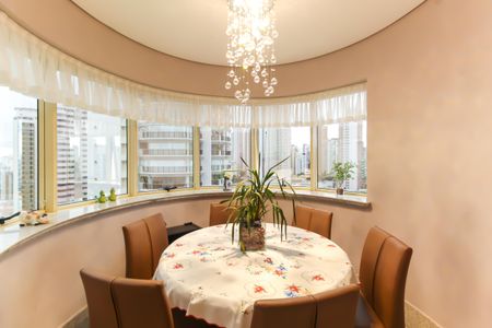 Apartamento à venda com 254m², 3 quartos e 5 vagasCozinha