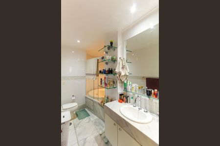 Apartamento à venda com 254m², 3 quartos e 5 vagasBanheiro da Suíte 3