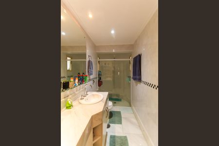 Apartamento à venda com 254m², 3 quartos e 5 vagasBanheiro da Suíte 2